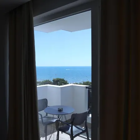 酒店 Riviera Palace 4*