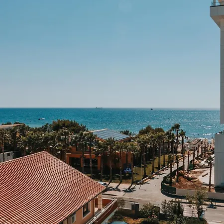 Riviera Palace